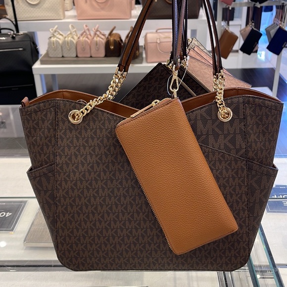 MICHAEL KORS LARGE X CHAIN SHOULDER TOTE
& JST Large Travel CONTINENTAL Wallet - Picture 8 of 12